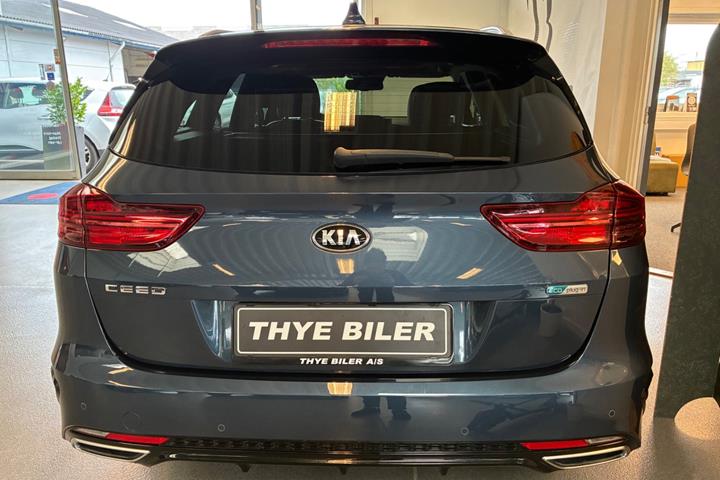 Blå Kia Ceed fra 2020