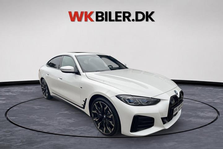 Hvid BMW i4 fra 2024 set udefra