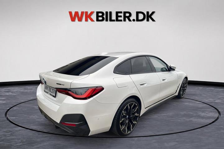 Hvid BMW i4 fra 2024