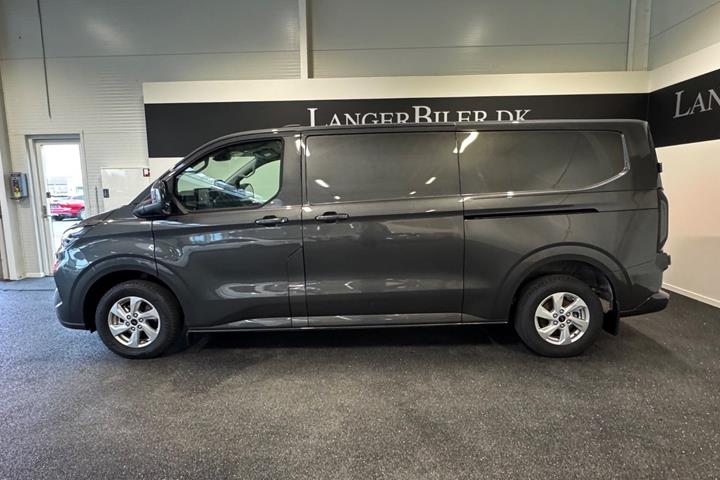 Grå Ford Transit Custom 320 L2 fra 2026