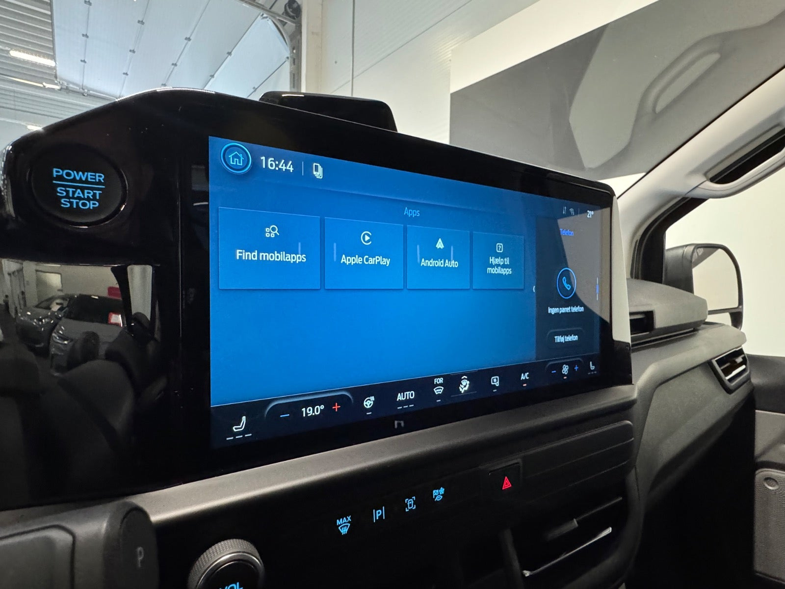 Grå Ford Transit Custom 320 L2 fra 2026