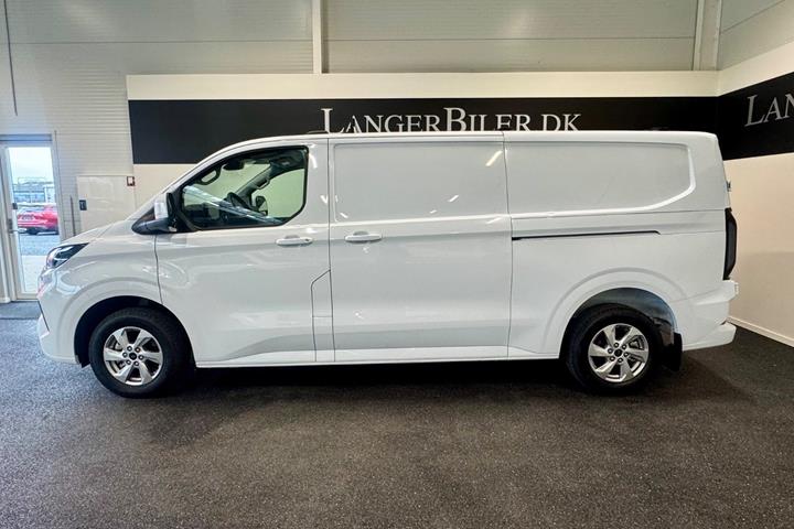 Hvid Ford Transit Custom 320 L2 fra 2026