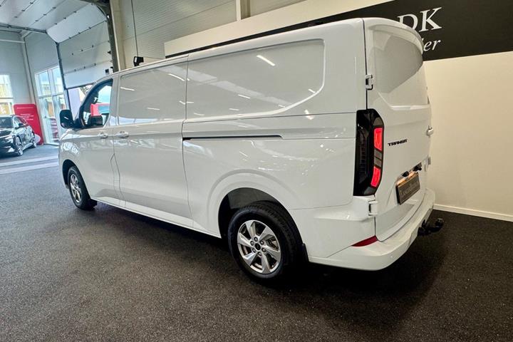 Hvid Ford Transit Custom 320 L2 fra 2026