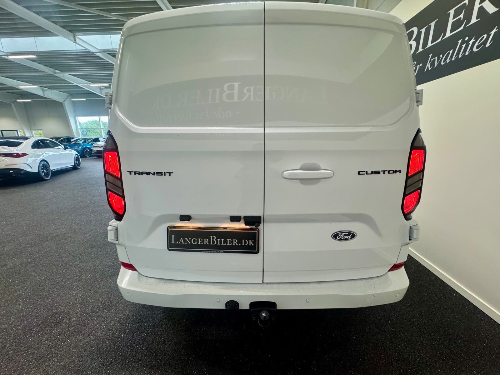 Hvid Ford Transit Custom 320 L2 fra 2026