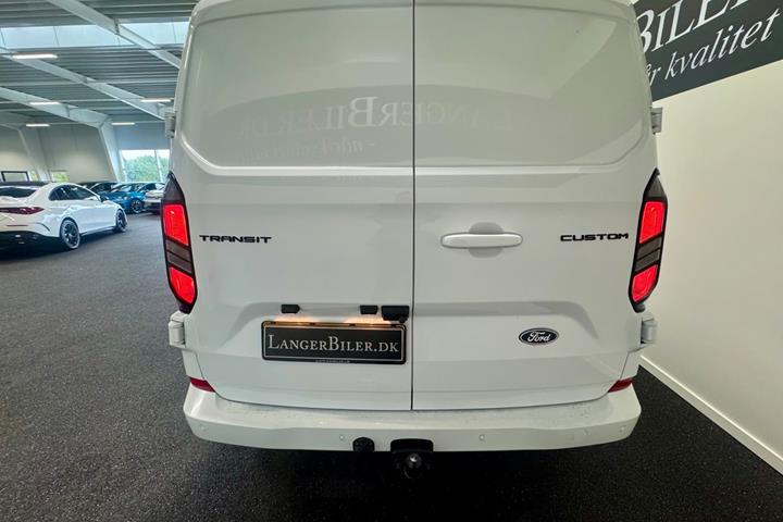 Hvid Ford Transit Custom 320 L2 fra 2026
