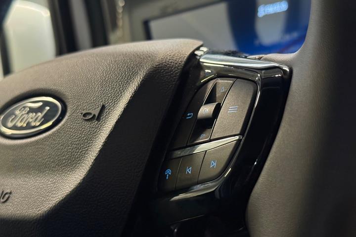 Hvid Ford Transit Custom 320 L2 fra 2026
