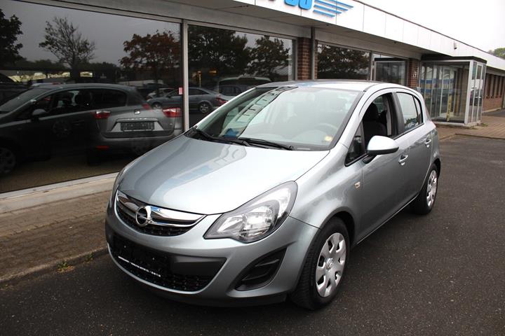 Grå Opel Corsa fra 2014