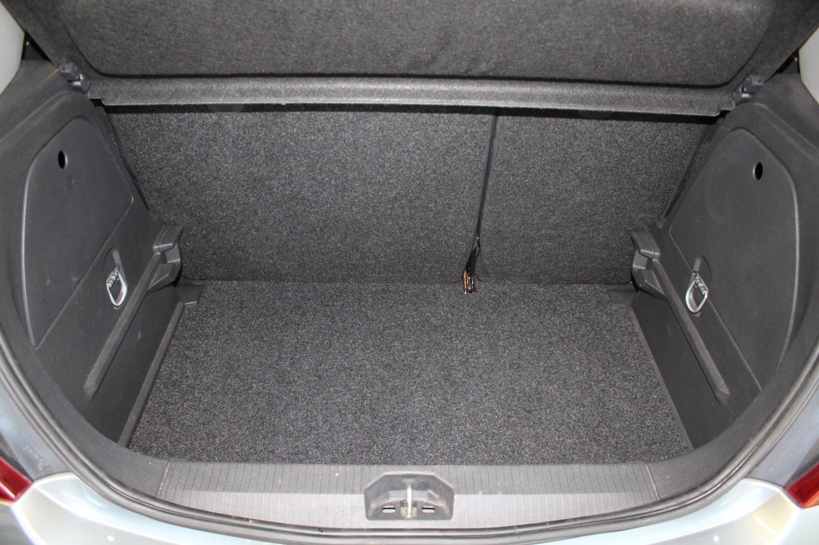 Grå Opel Corsa fra 2014