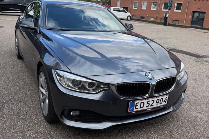 Grå BMW 420d fra 2017