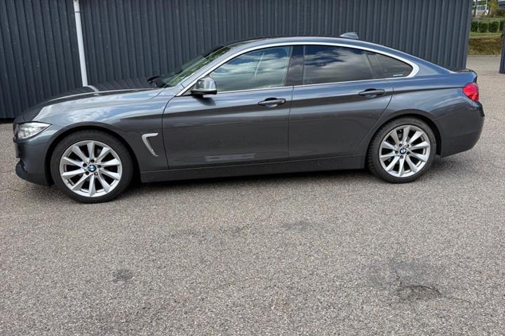 Grå BMW 420d fra 2017