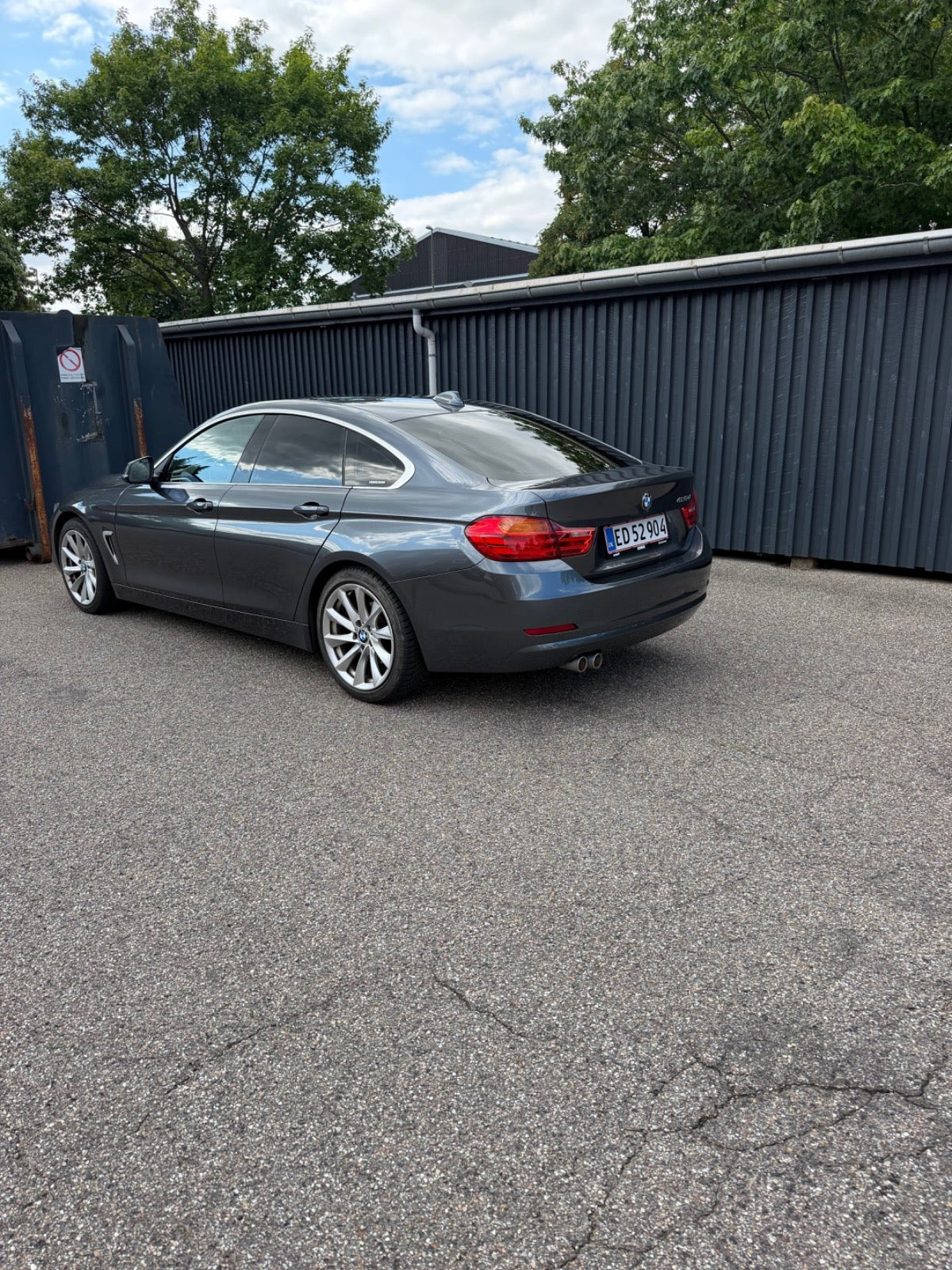 Grå BMW 420d fra 2017