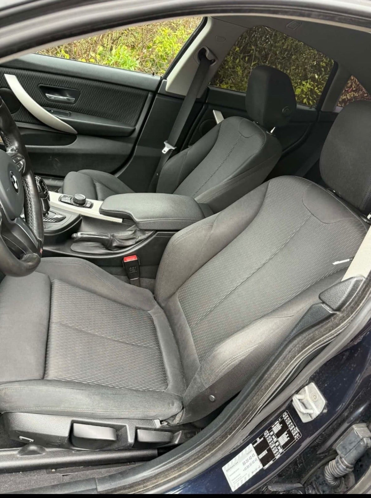 Grå BMW 420d fra 2017
