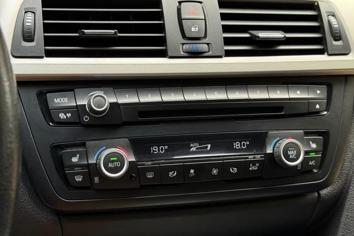 Grå BMW 420d fra 2017