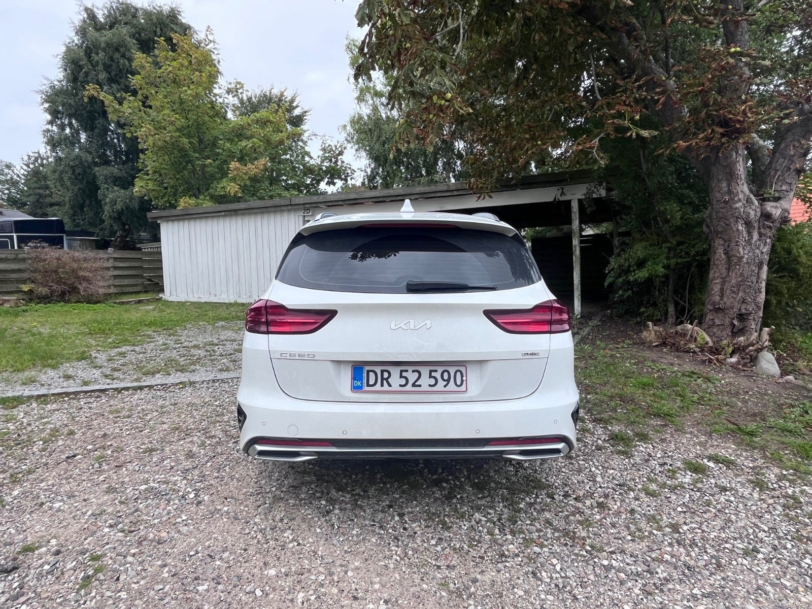 Hvid Kia Ceed fra 2023