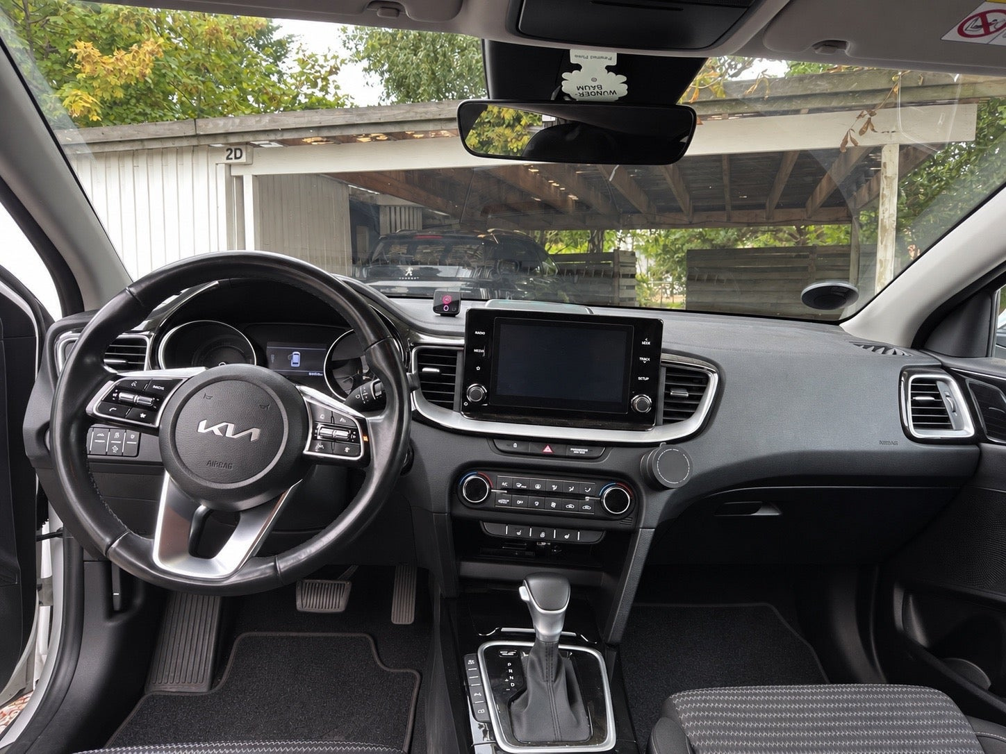 Hvid Kia Ceed fra 2023