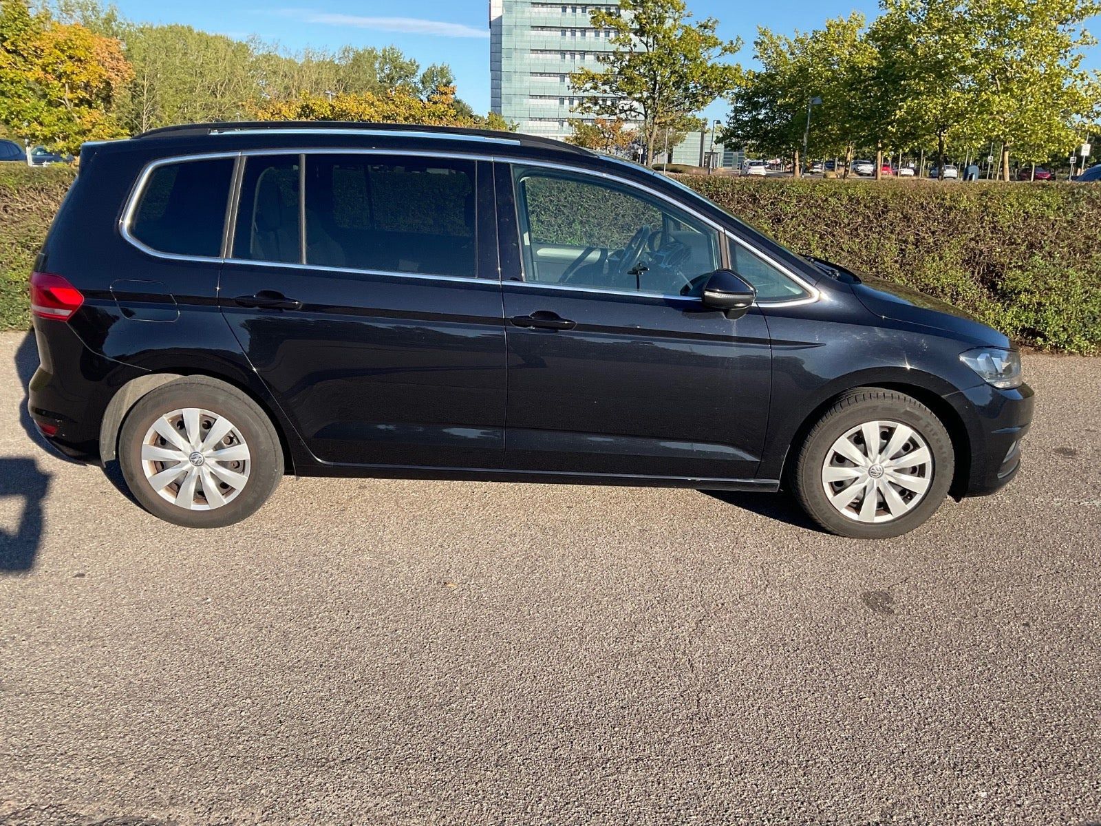 Sort VW Touran fra 2018