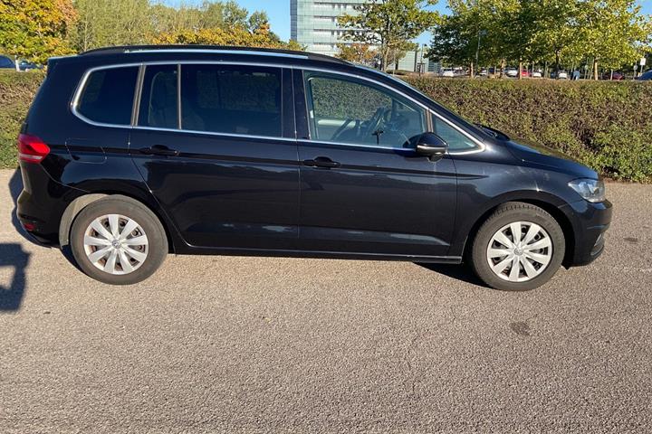 Sort VW Touran fra 2018
