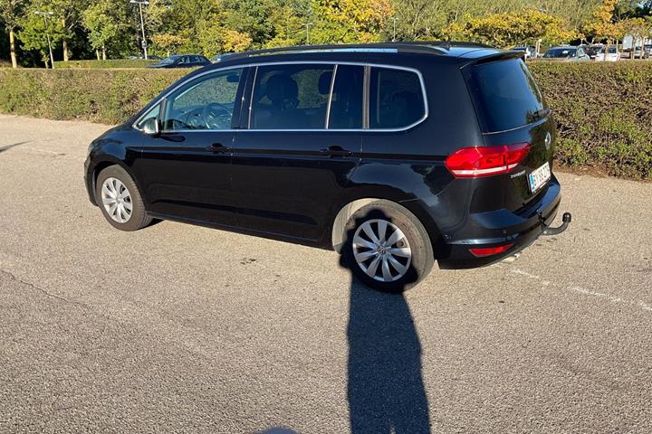 Sort VW Touran fra 2018