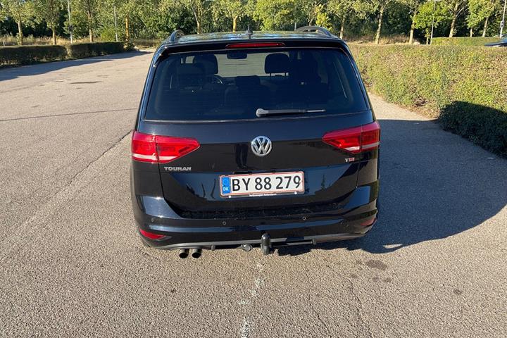 Sort VW Touran fra 2018
