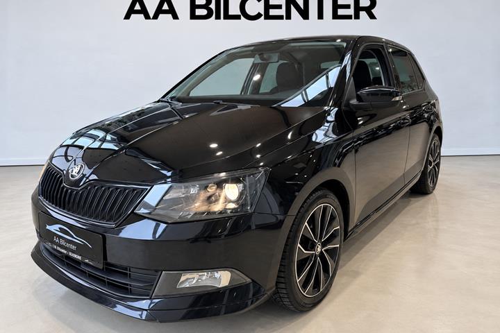 Sort Skoda Fabia fra 2017 set udefra
