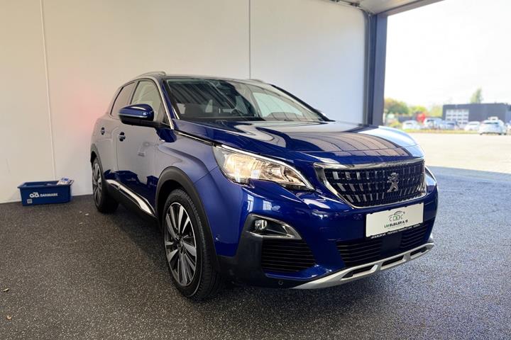 Blå Peugeot 3008 fra 2020