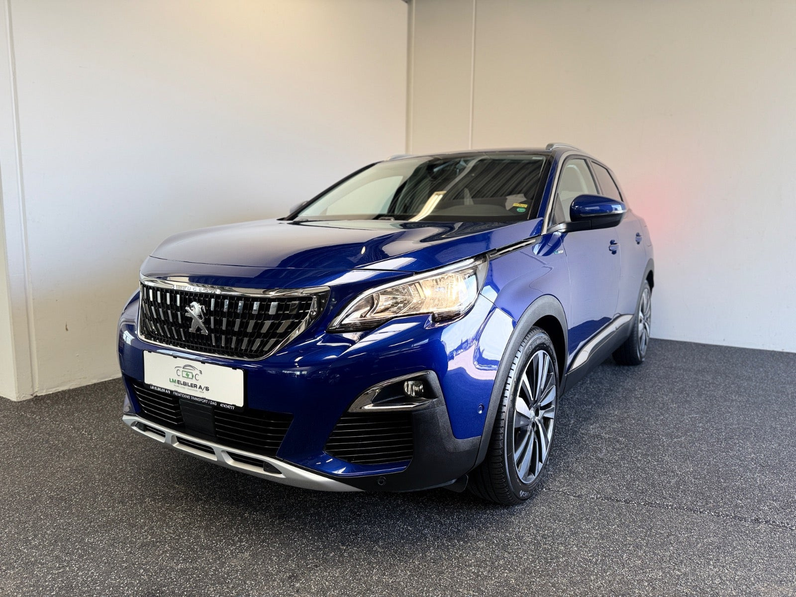 Blå Peugeot 3008 fra 2020