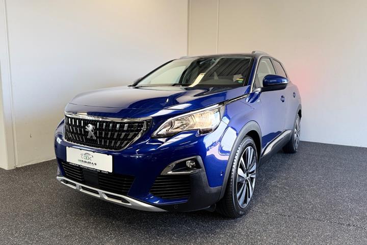 Blå Peugeot 3008 fra 2020