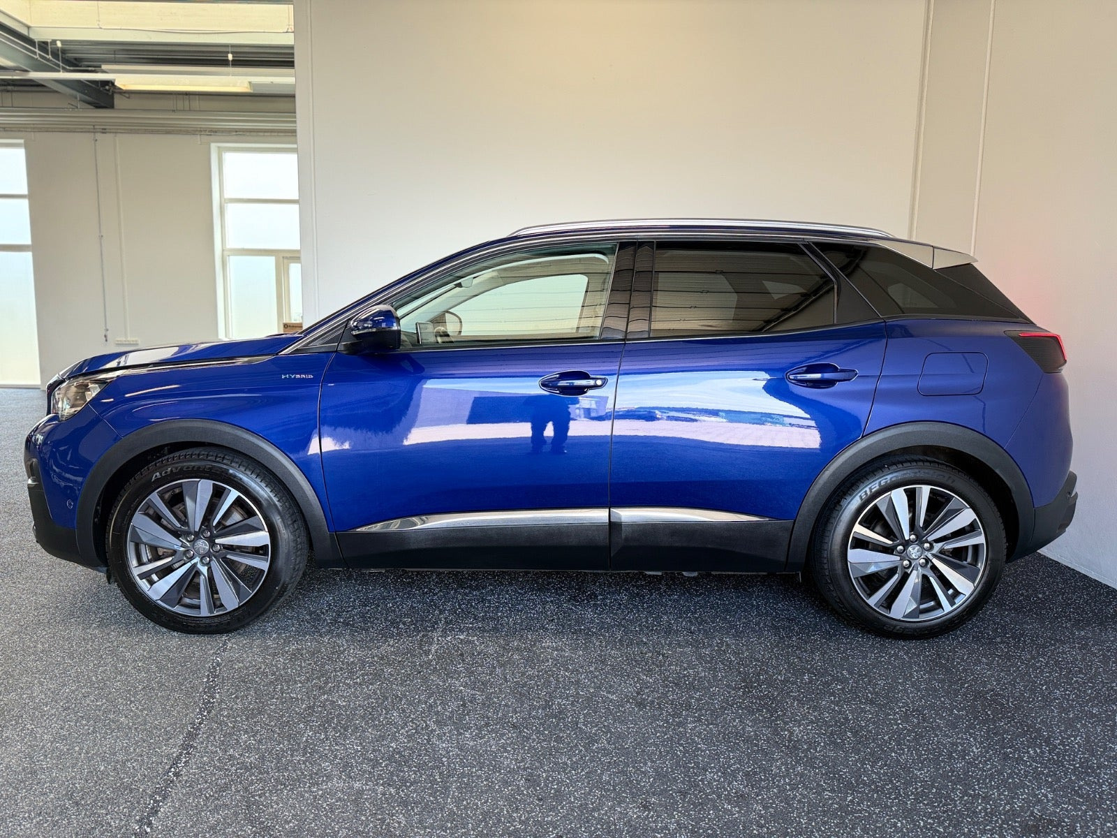 Blå Peugeot 3008 fra 2020