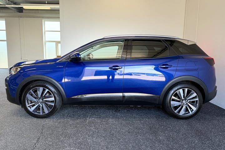 Blå Peugeot 3008 fra 2020