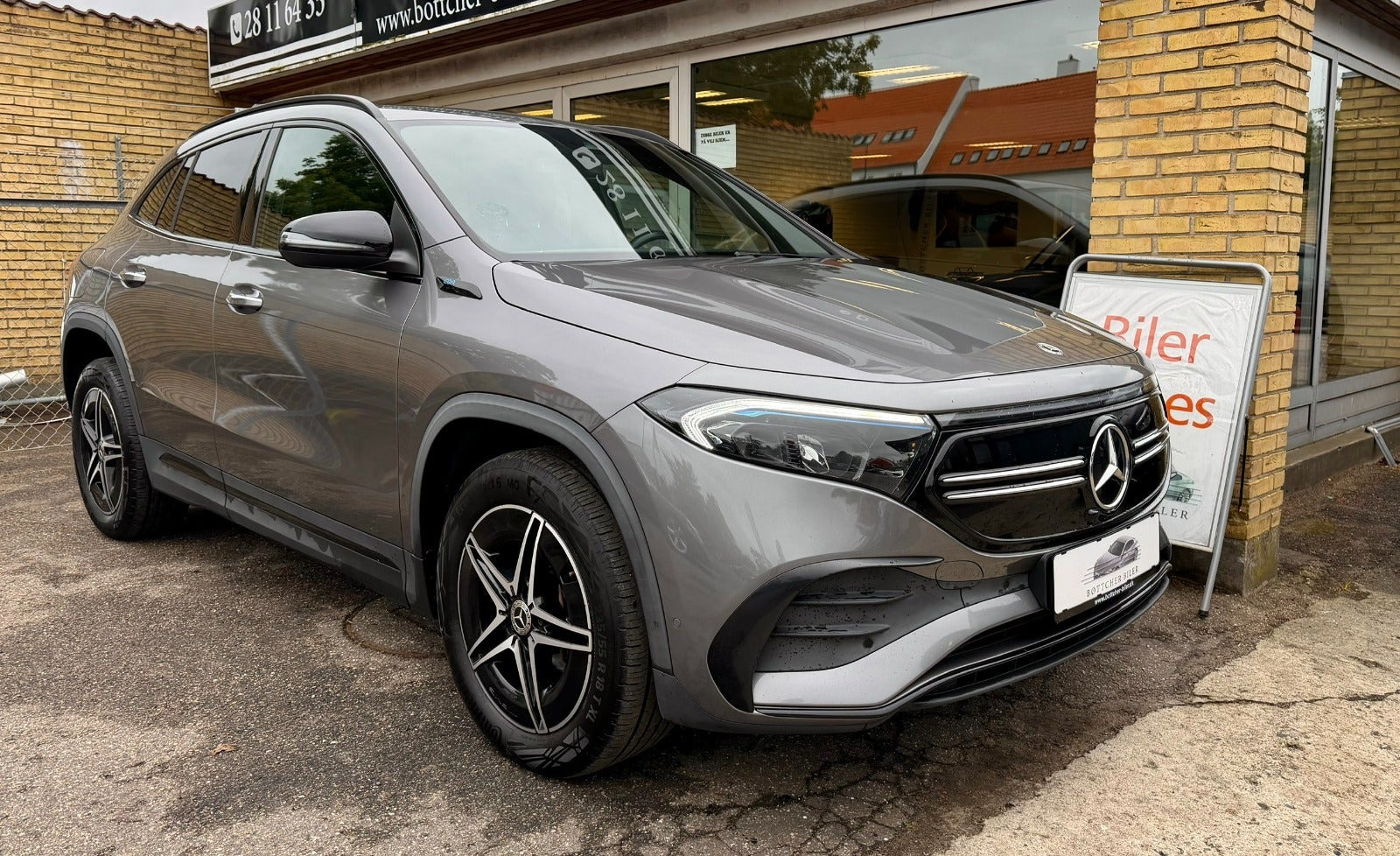 Grå Mercedes EQA250 fra 2021