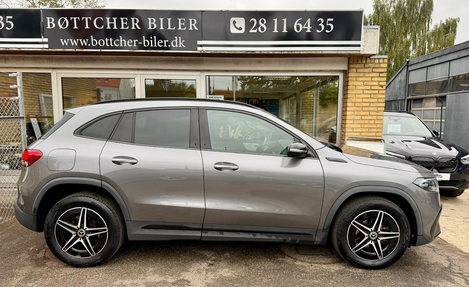 Grå Mercedes EQA250 fra 2021