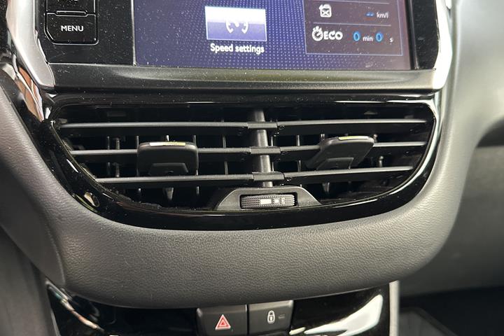 Hvid Peugeot 208 fra 2016