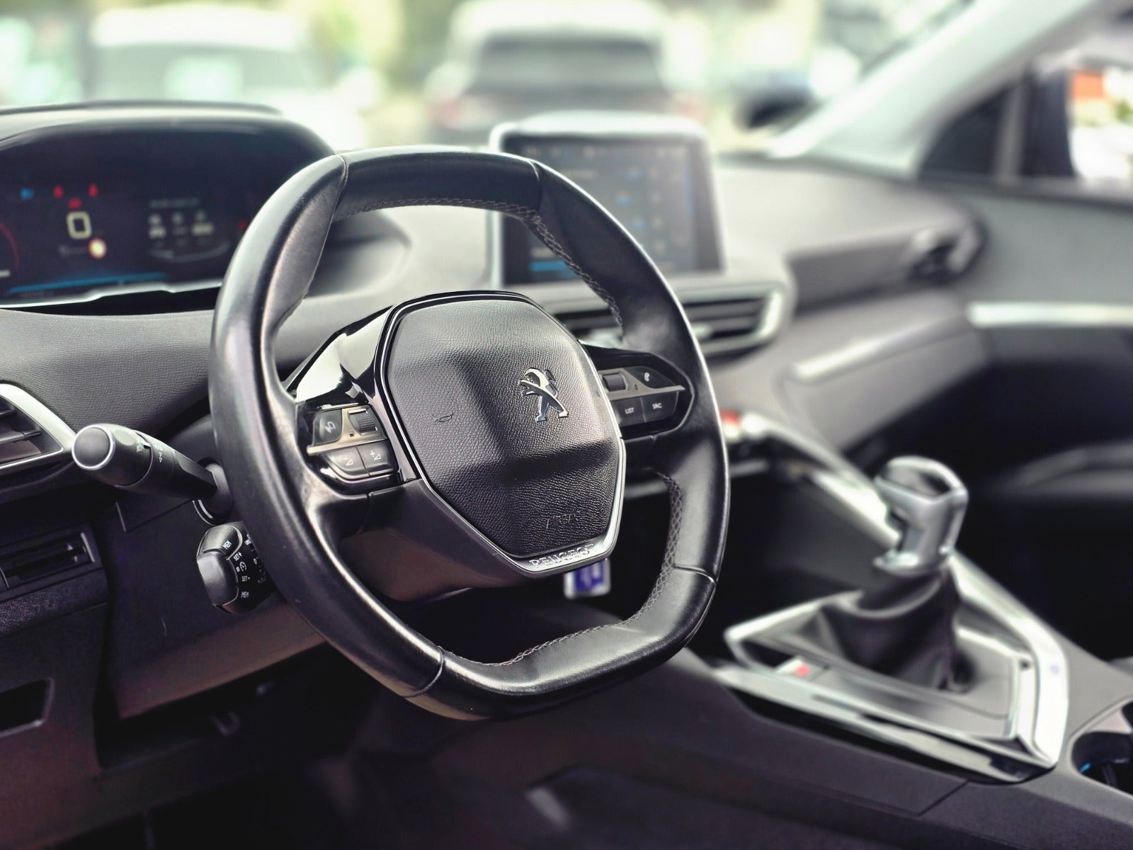 Sort Peugeot 3008 fra 2017
