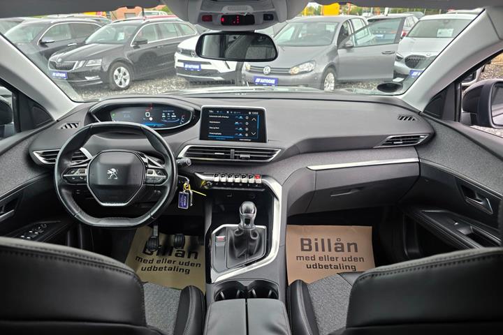 Sort Peugeot 3008 fra 2017