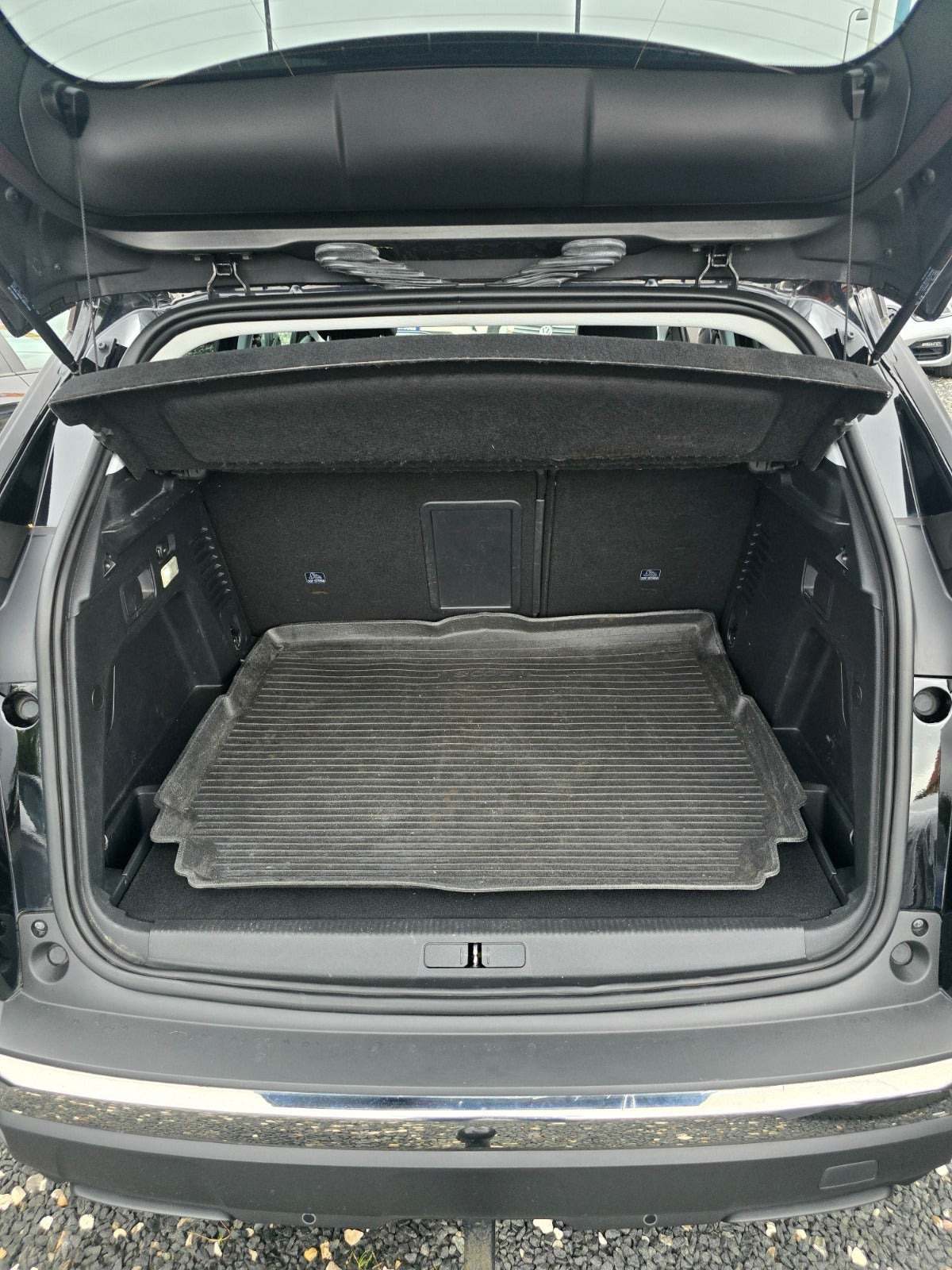 Sort Peugeot 3008 fra 2017