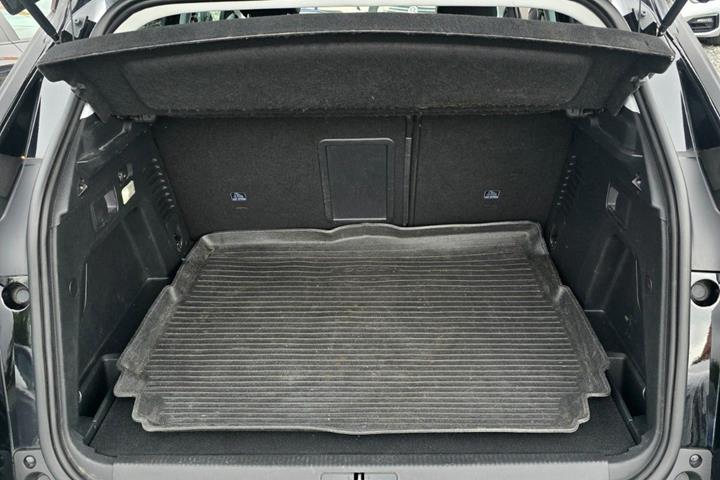Sort Peugeot 3008 fra 2017