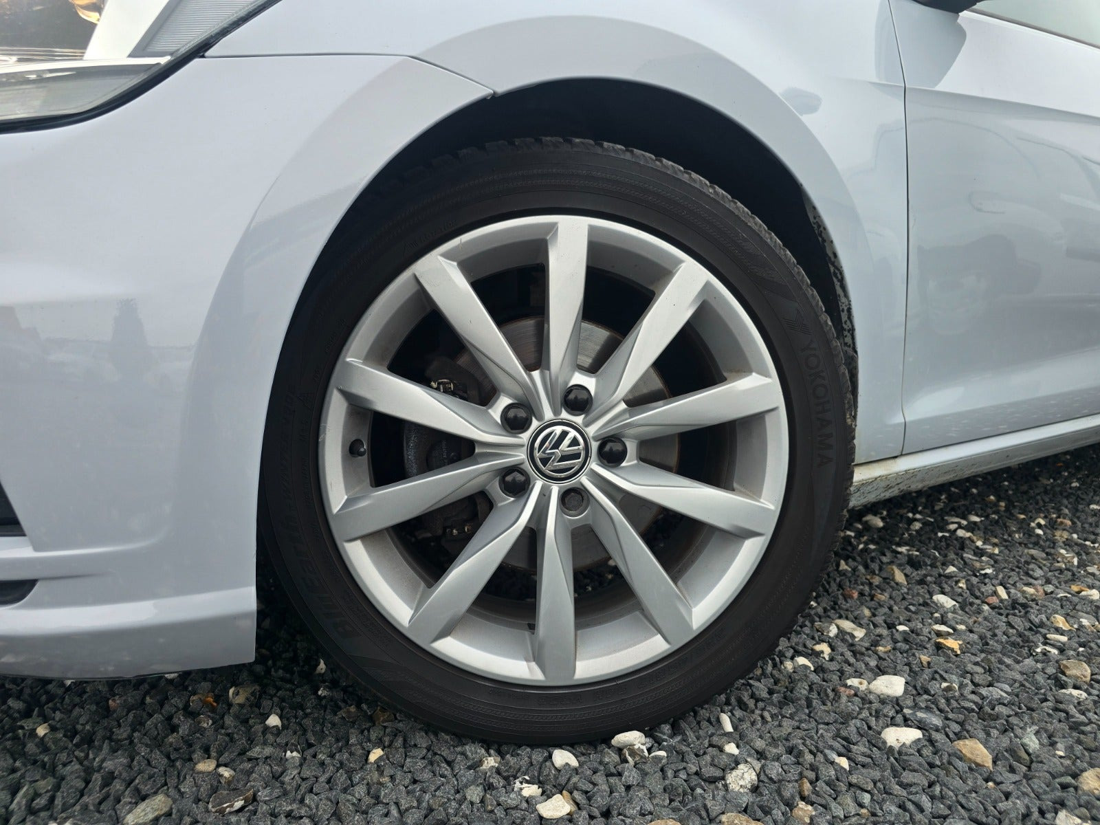 Blå VW Golf VII fra 2018