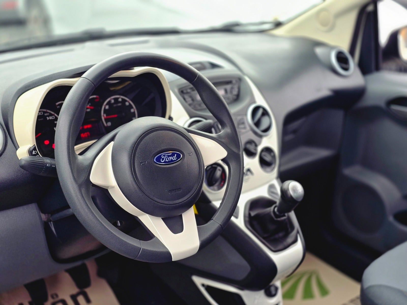 Hvid Ford Ka fra 2015