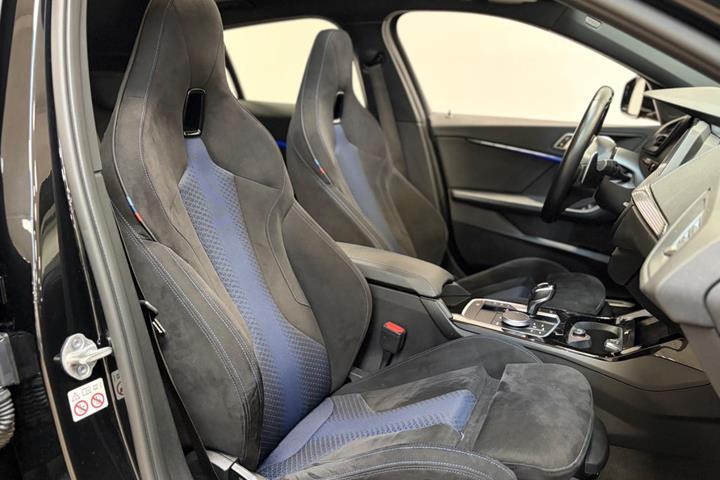 Sort BMW 120d fra 2021