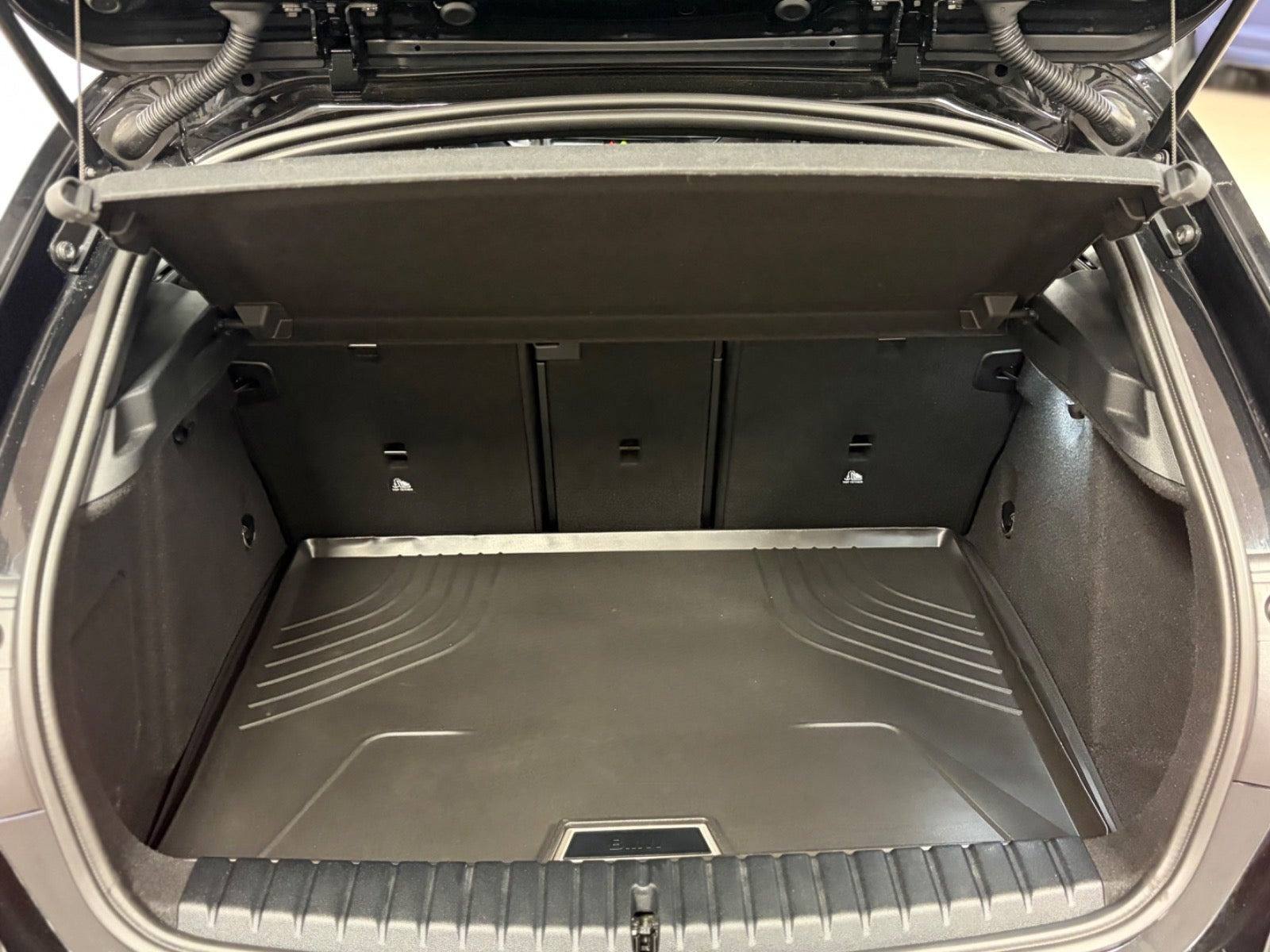 Sort BMW 120d fra 2021