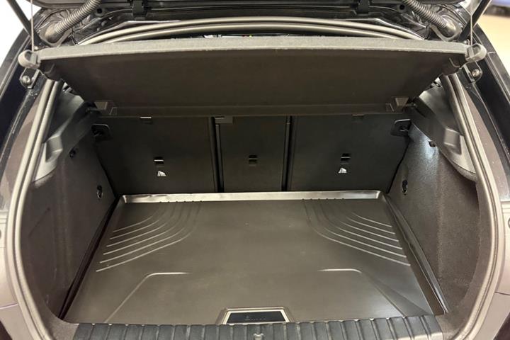 Sort BMW 120d fra 2021