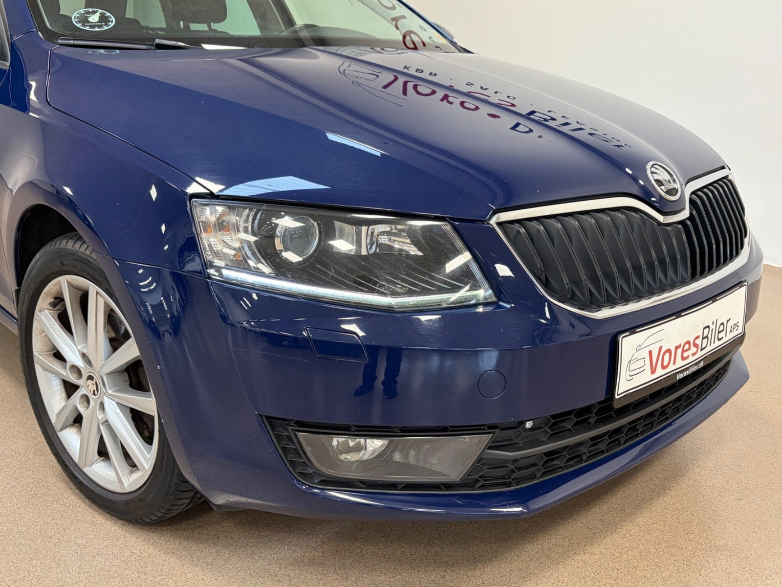 Blå Skoda Octavia fra 2017