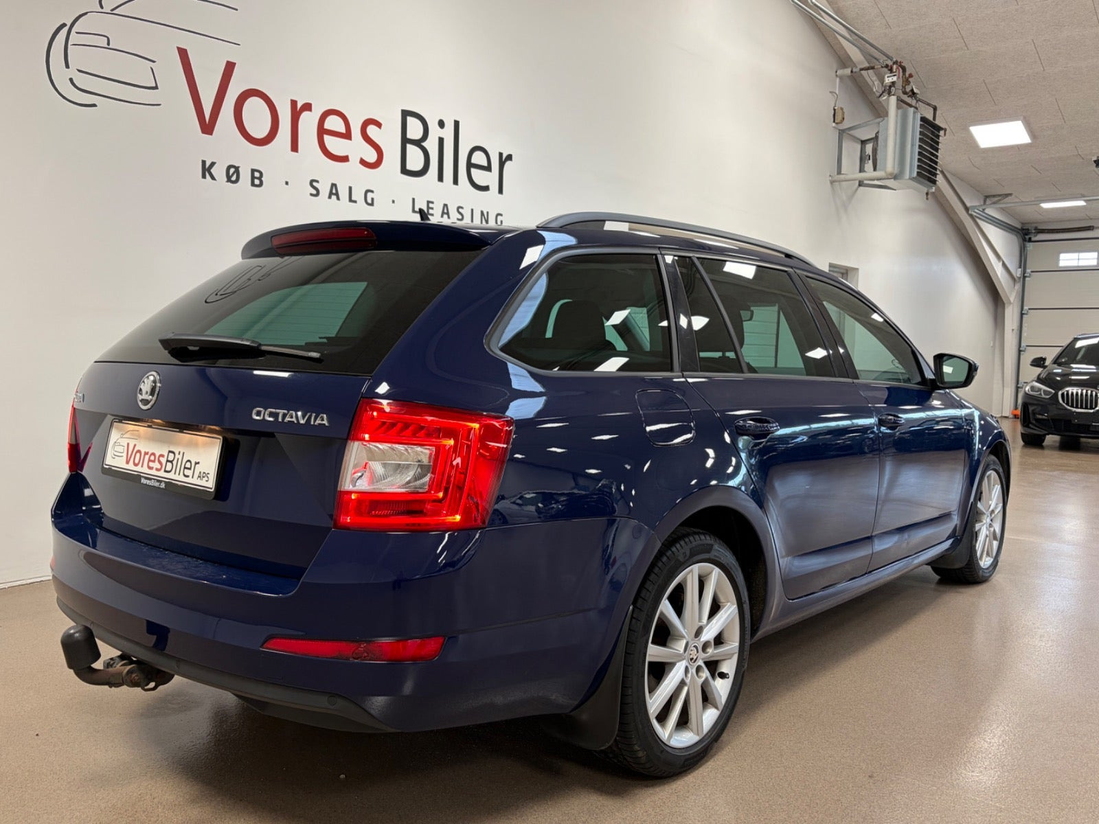 Blå Skoda Octavia fra 2017