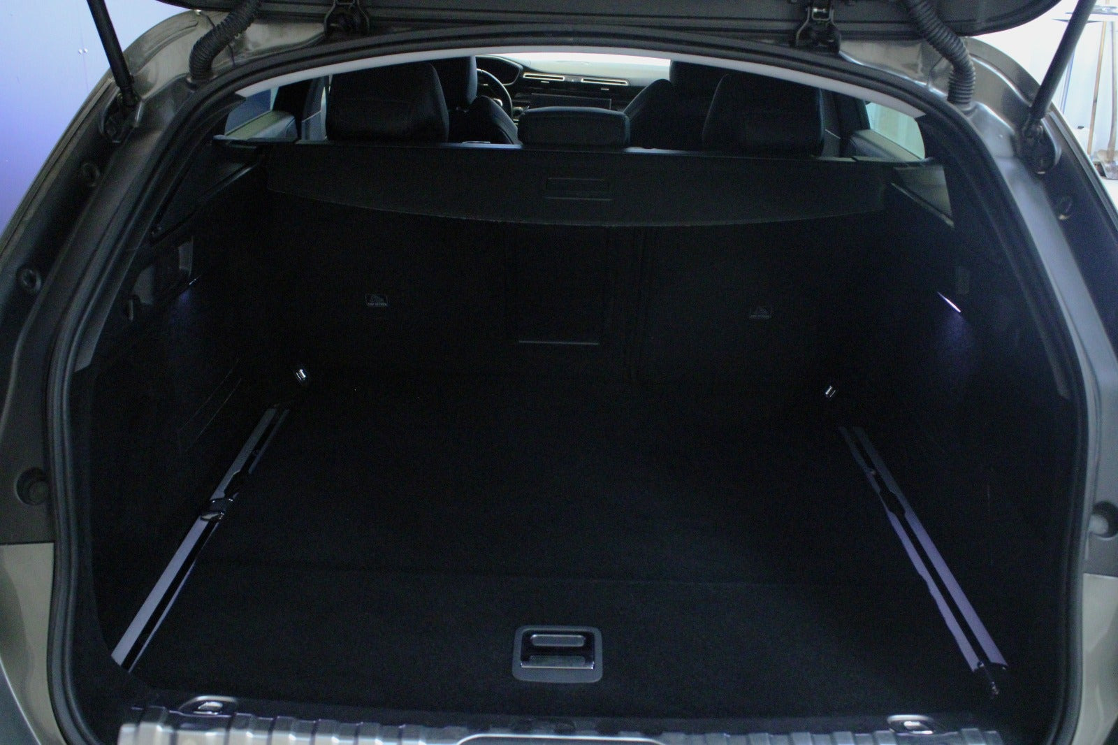 Grå Peugeot 508 fra 2020