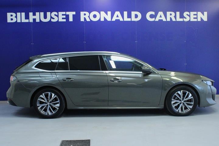 Grå Peugeot 508 fra 2020