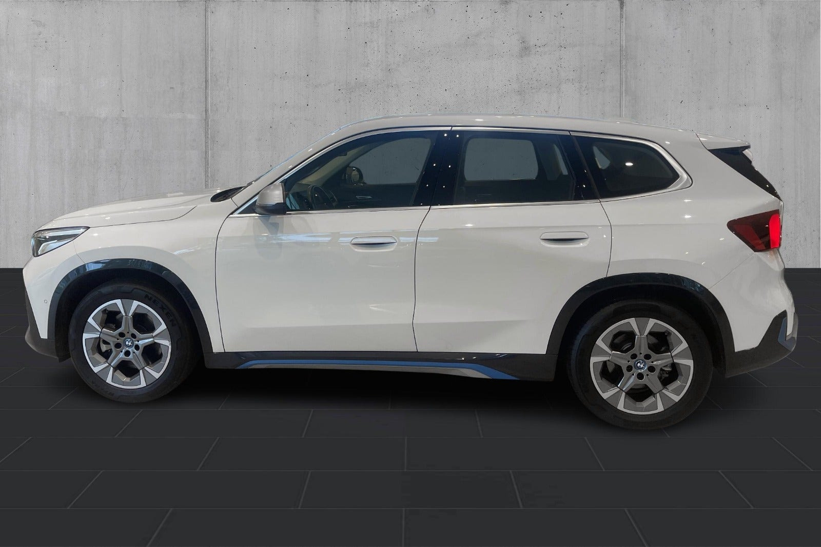 Hvid BMW iX1 fra 2023