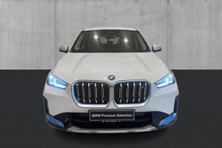 Hvid BMW iX1 fra 2023