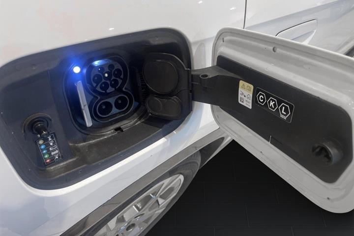 Hvid BMW iX1 fra 2024