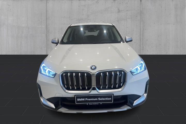Hvid BMW iX1 fra 2024