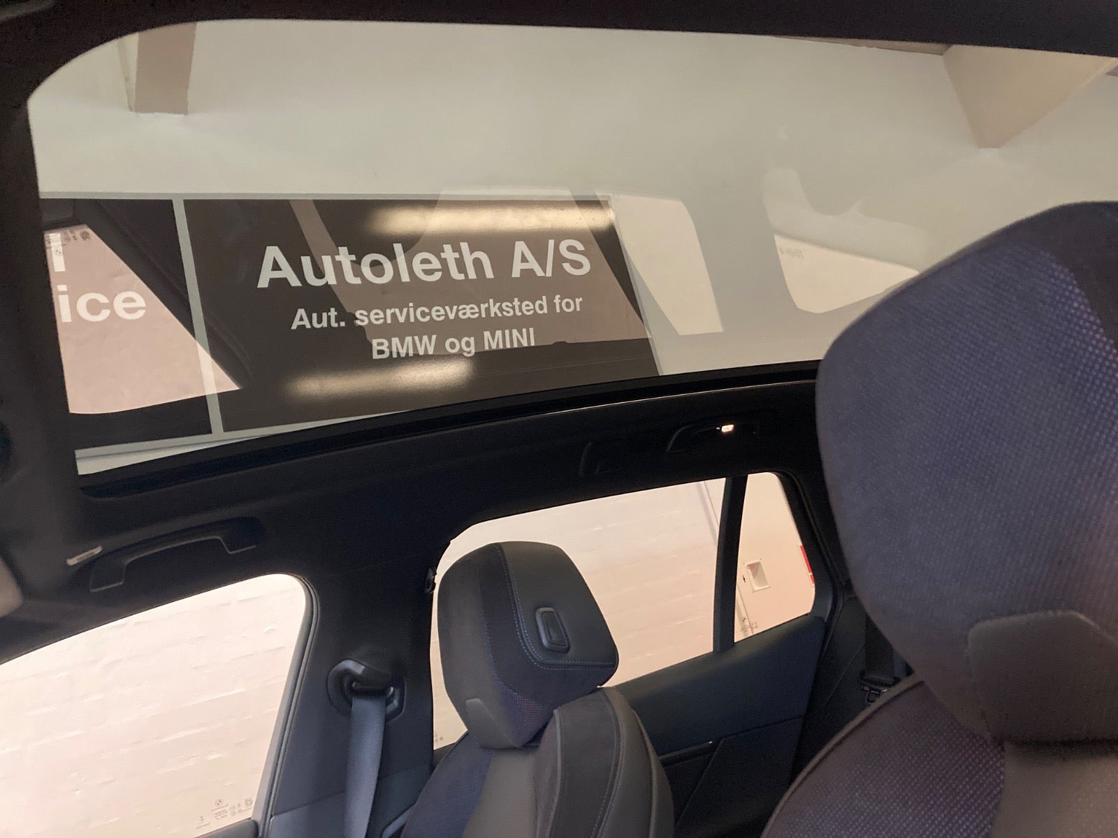 Sort BMW i5 fra 2025